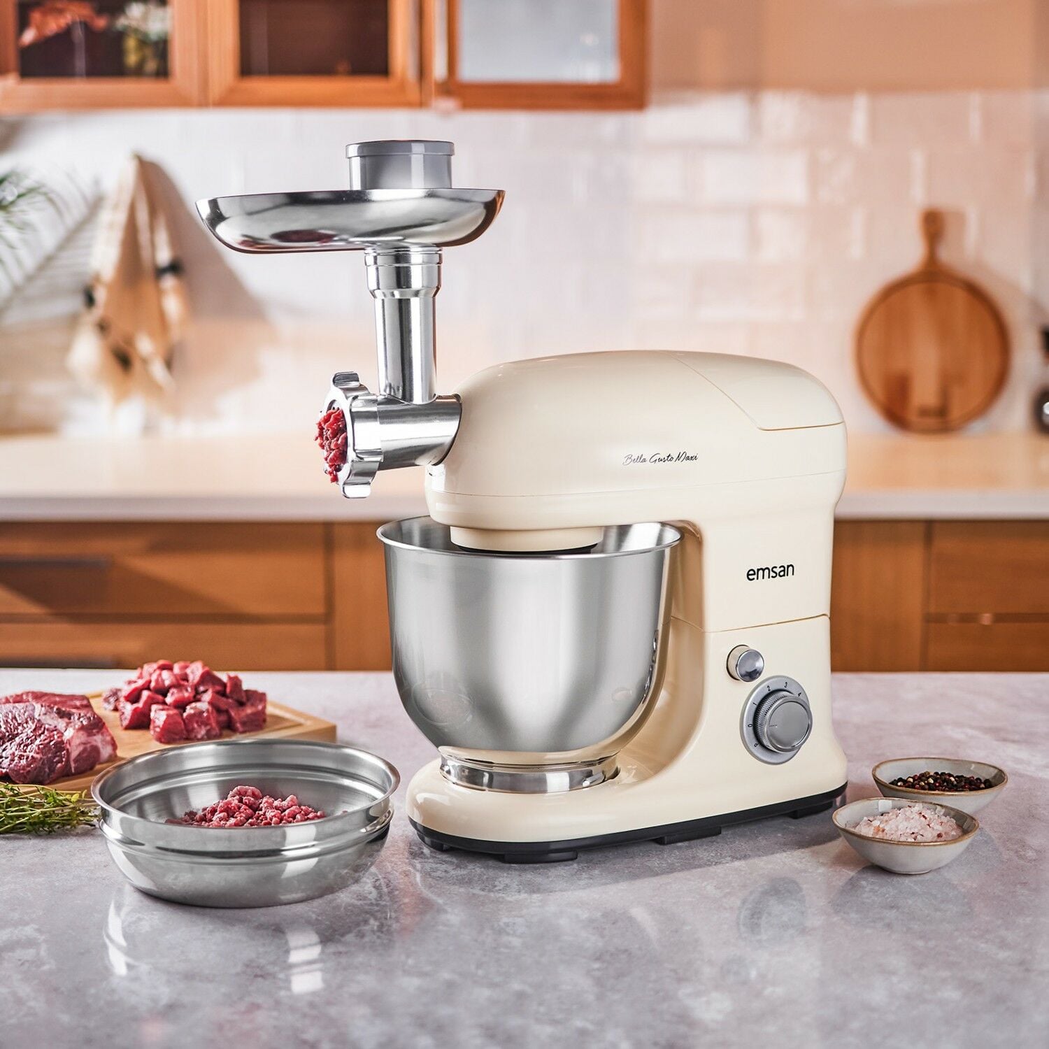 EMSAN Bella Gusto Maxi Krem Stand Mikser Mutfak Şefi 1300W 5 Lt (Kıyma Çekme /Sucuk-Sosis/İçli Köfte Aparatlı/Smooth Hazneli)